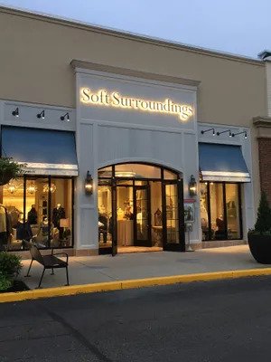 O Soft Surroundings foi lançado