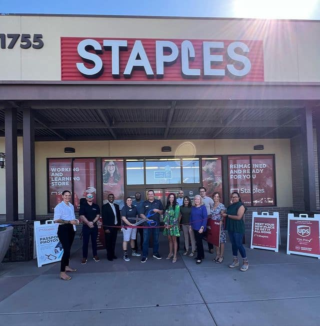 Staples zaprzestaje działalności